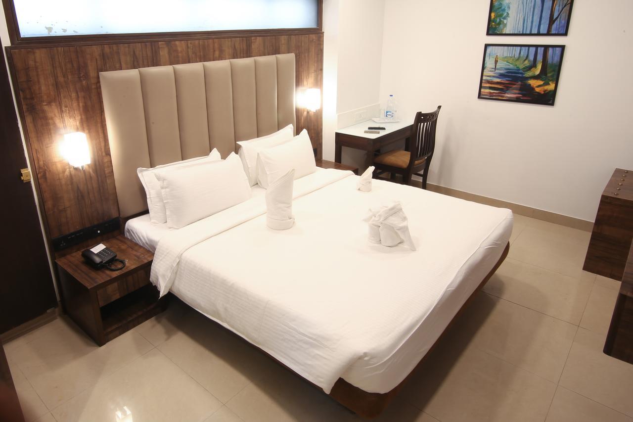 Golden Chariot The Boutique Hotel Mumbai Ngoại thất bức ảnh