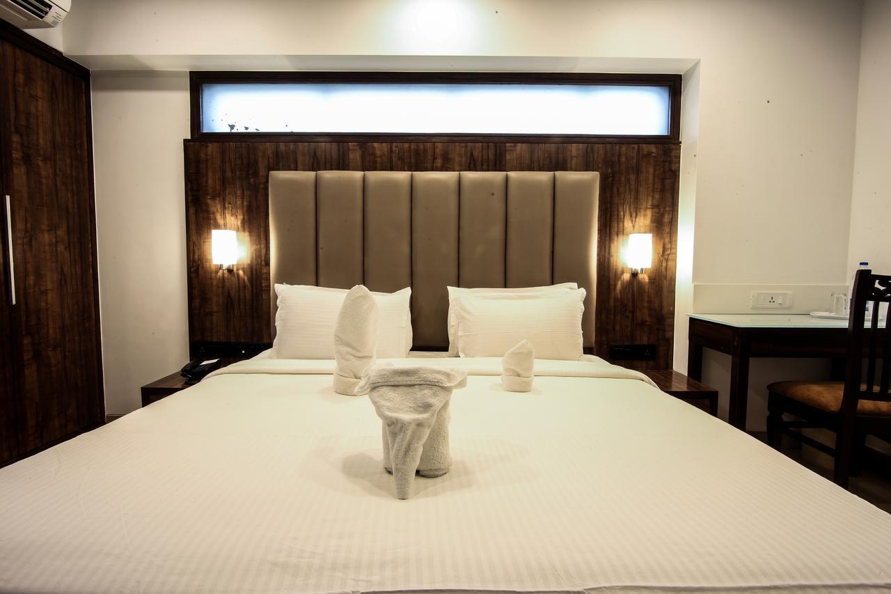 Golden Chariot The Boutique Hotel Mumbai Ngoại thất bức ảnh