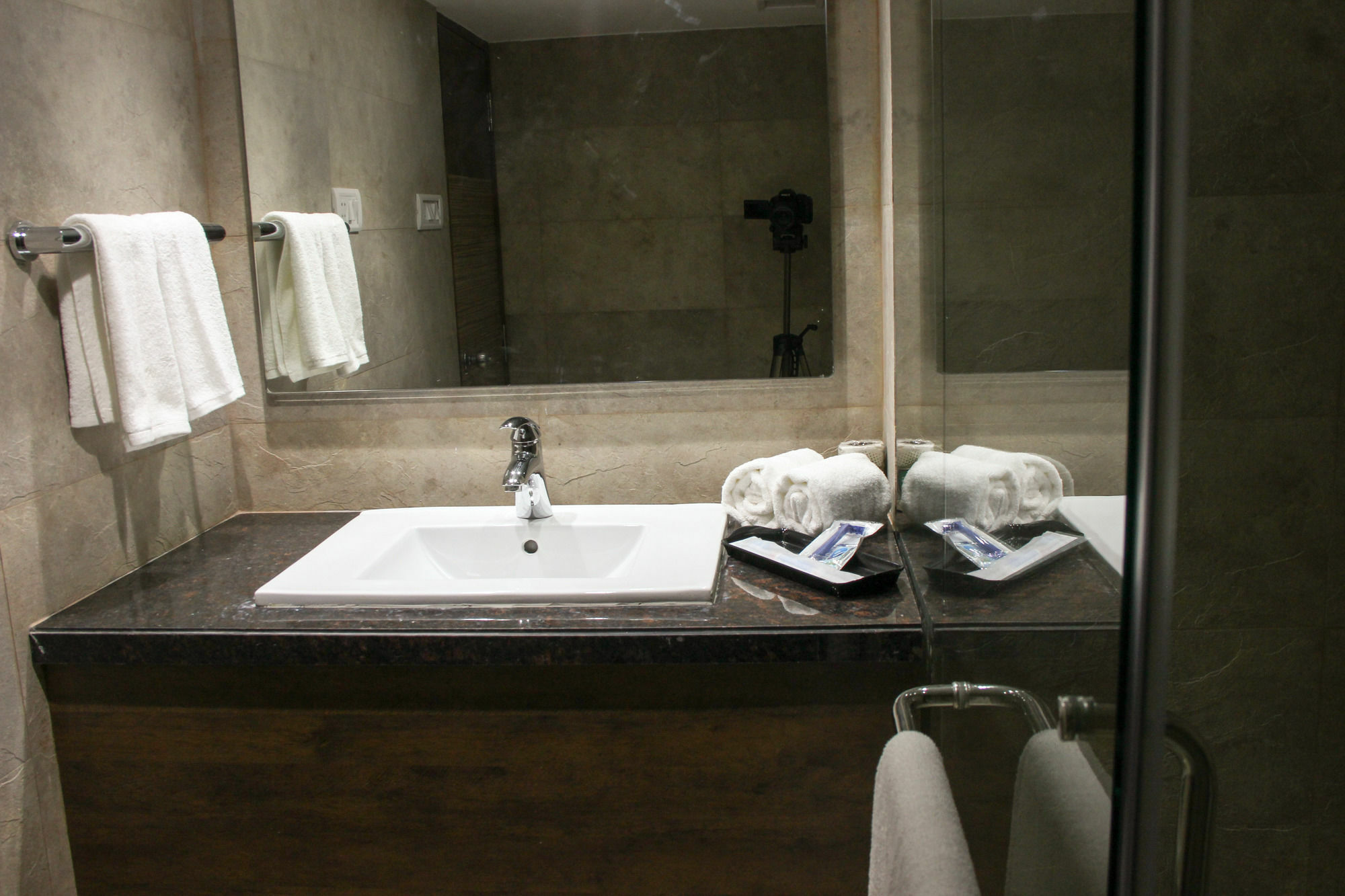 Golden Chariot The Boutique Hotel Mumbai Ngoại thất bức ảnh
